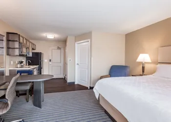 Candlewood Suites Eau Claire I-94 by IHG hotel thumbnail 6