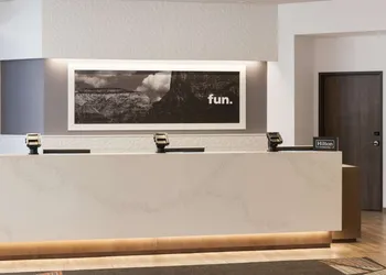 Hampton Inn & Suites Phoenix Downtown hotel thumbnail 4