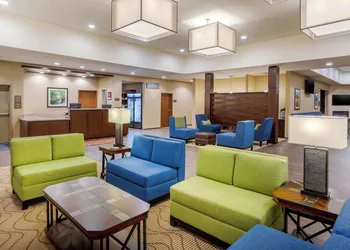 Comfort Suites Burlington near I-5 hotel thumbnail 2