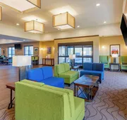 Comfort Suites Burlington near I-5 hotel detail image 3