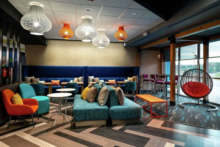 Tru By Hilton Staunton hotel detail image 2