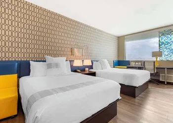 GLō Best Western Dallas South DeSoto hotel thumbnail 5