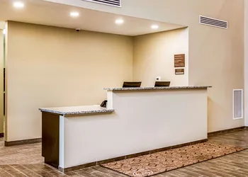 Comfort Suites Wooster near University Campus hotel thumbnail 2