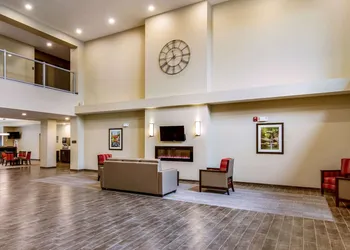 Comfort Suites Wooster near University Campus hotel thumbnail 3