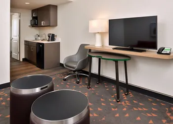 Holiday Inn & Suites Orlando I-Drive Theme Parks by IHG hotel thumbnail 4
