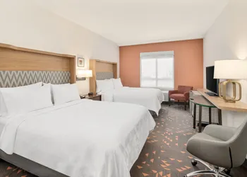 Holiday Inn & Suites Orlando I-Drive Theme Parks by IHG hotel thumbnail 7