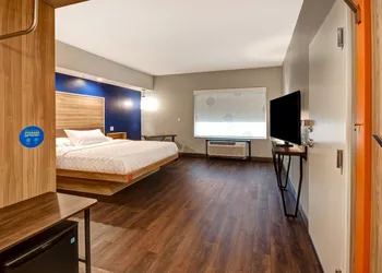Tru By Hilton Syracuse-Camillus hotel thumbnail 7