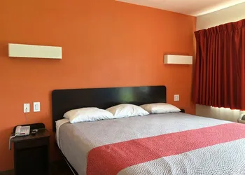 Motel 6 Clute, TX hotel thumbnail 4