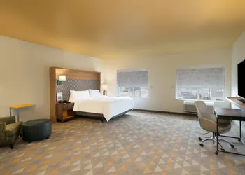 Holiday Inn & Suites Memphis Southeast-Germantown by IHG hotel thumbnail 7