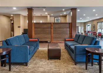 Comfort Suites Columbus Airport hotel thumbnail 4