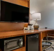 Comfort Suites Columbus Airport hotel detail image 7