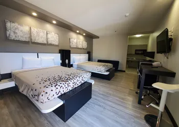 Crystal Inn hotel thumbnail 2