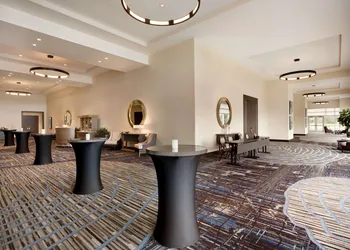 Embassy Suites by Hilton San Antonio Landmark hotel thumbnail 2