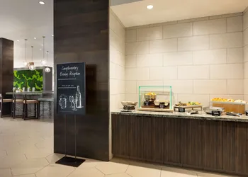 Embassy Suites by Hilton San Antonio Landmark hotel thumbnail 6