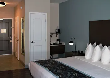 Best Western Plus New Barstow Inn & Suites hotel thumbnail 4
