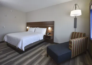 Holiday Inn Express & Suites - Orlando - Southeast by IHG hotel thumbnail 7