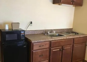 Radford Inn hotel thumbnail 4