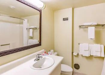 Radford Inn hotel thumbnail 6
