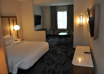 Fairfield Inn & Suites by Marriott Nashville Airport hotel thumbnail 6