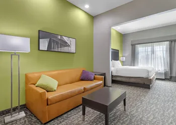 Best Western Plus Bay City Inn & Suites hotel thumbnail 6