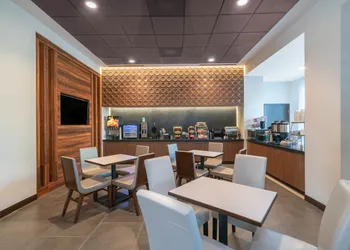 City Express by Marriott Denver Airport hotel thumbnail 6