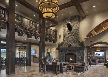 Glacier International Lodge hotel thumbnail 2
