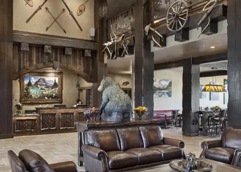 Glacier International Lodge hotel thumbnail 3