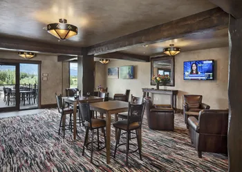 Glacier International Lodge hotel thumbnail 4