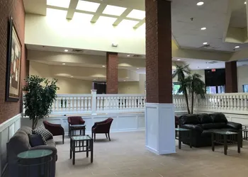 Days Inn & Suites by Wyndham Tallahassee Conf Center I-10 hotel thumbnail 3