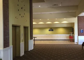 Days Inn & Suites by Wyndham Tallahassee Conf Center I-10 hotel thumbnail 4