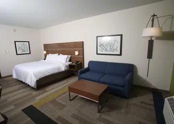 Holiday Inn Express McCook by IHG hotel thumbnail 8