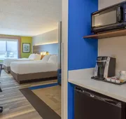Holiday Inn Express & Suites St. Louis - Chesterfield by IHG hotel detail image 4