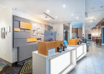 Holiday Inn Express & Suites Nashville North - Springfield by IHG hotel thumbnail 2
