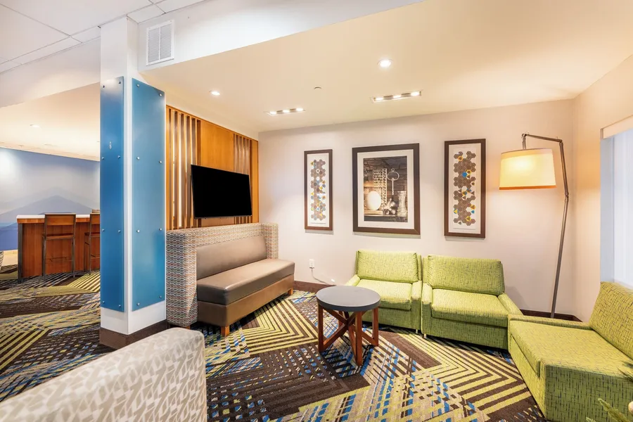Holiday Inn Express & Suites Nashville North - Springfield by IHG hotel detail image 6