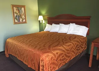 Americas Best Value Inn Manchester, TN hotel thumbnail 4