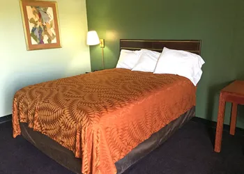 Americas Best Value Inn Manchester, TN hotel thumbnail 7