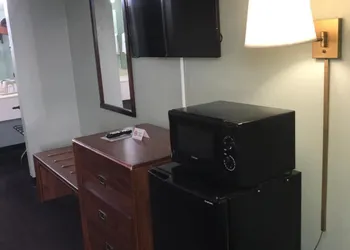 Americas Best Value Inn Manchester, TN hotel thumbnail 8
