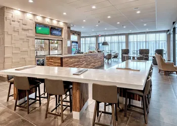 Courtyard by Marriott Southington hotel thumbnail 2