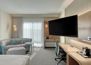 Courtyard by Marriott Southington hotel thumbnail 8