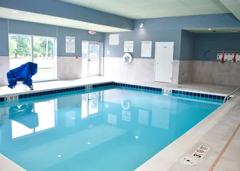 Holiday Inn Express & Suites Bensenville - O'Hare by IHG hotel thumbnail 8