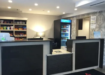 Ramada by Wyndham Bronx Terminal hotel thumbnail 4