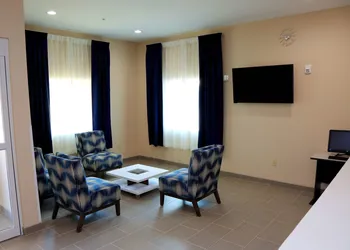 Americas Best Value Inn & Suites Prairieville hotel thumbnail 3