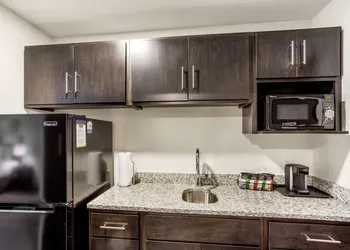 MainStay Suites Logan Ohio-Hocking Hills hotel thumbnail 5