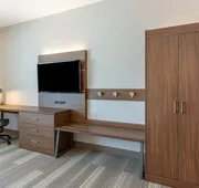 Holiday Inn Express & Suites Springfield North by IHG hotel detail image 5