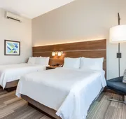 Holiday Inn Express & Suites Springfield North by IHG hotel detail image 7
