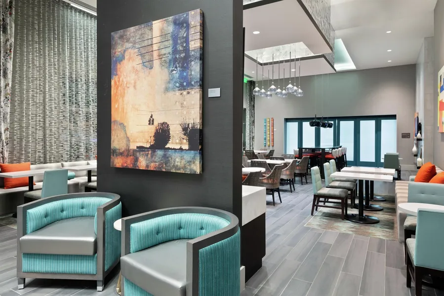 Hampton Inn & Suites Atlanta Buckhead Place hotel detail image 2