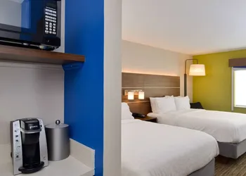 Holiday Inn Express & Suites Ottumwa by IHG hotel thumbnail 6