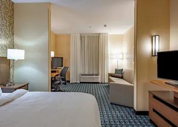 Fairfield Inn & Suites by Marriott Terrell hotel thumbnail 8