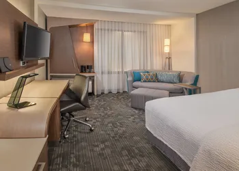 Courtyard by Marriott Fargo hotel thumbnail 7
