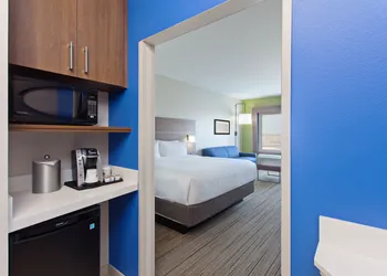 Holiday Inn Express & Suites Moses Lake by IHG hotel thumbnail 5